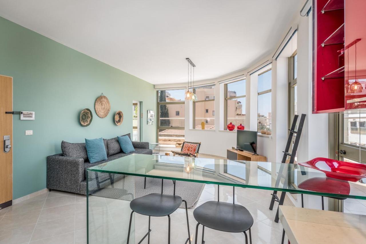 Superbe Apt Avec Terrasse Tres Proche De La Mer ! Tel Aviv Luaran gambar