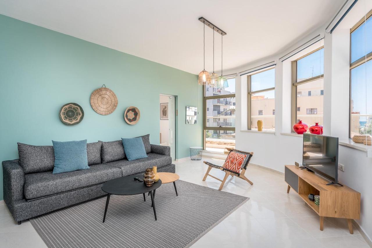 Superbe Apt Avec Terrasse Tres Proche De La Mer ! Tel Aviv Luaran gambar