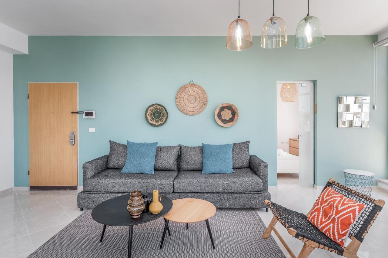 Superbe Apt Avec Terrasse Tres Proche De La Mer ! Tel Aviv Luaran gambar